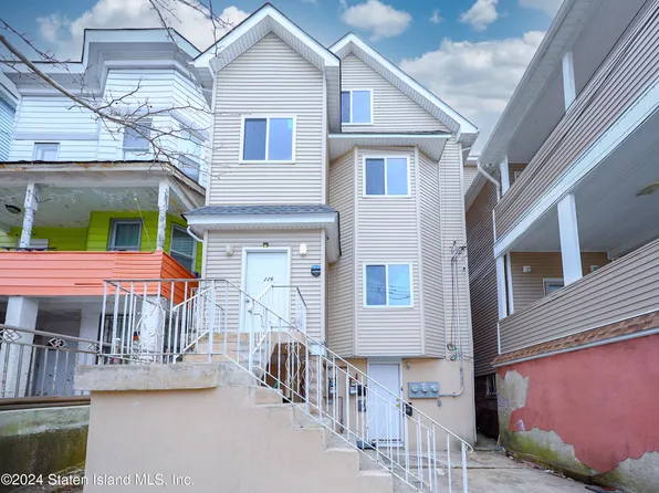 226 Benziger Ave, Staten Island, NY 10301