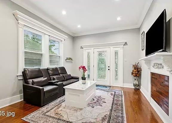 3rd image of 3025 Short St