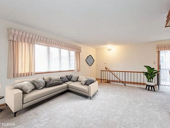 4th image of 230 W Manor Dr Unit D