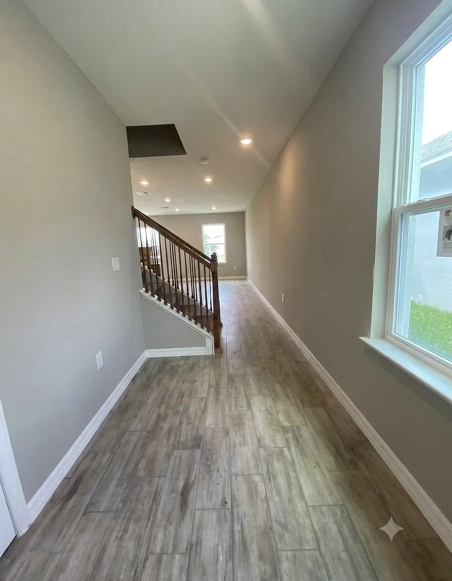 4 bed, 2.5 bath, 1977 sqft, $2,600 — Photo 2
