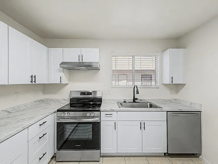 9514 N. 8th St — Photo 33