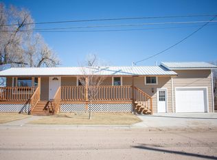 102 S Cemetery Rd, Lakin, KS 67860