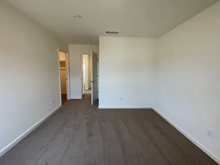 661 Suzanne Dr — Photo 20