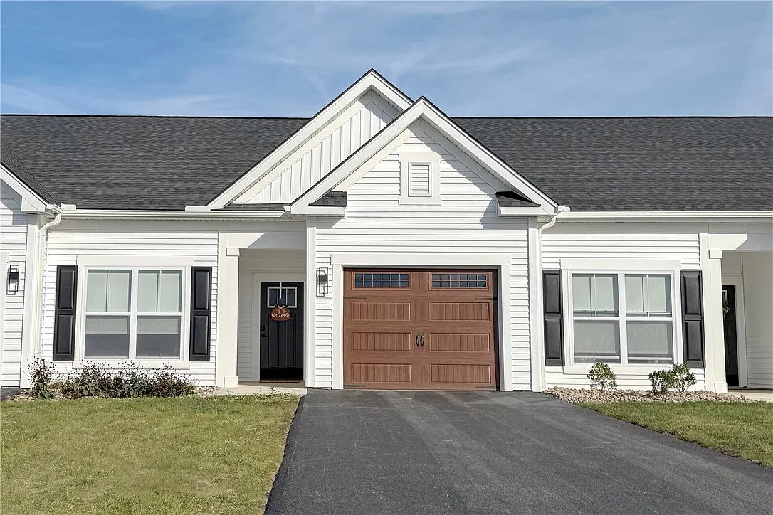 2 bed, 2.0 bath, 1165 sqft, $2,570 — Photo 1