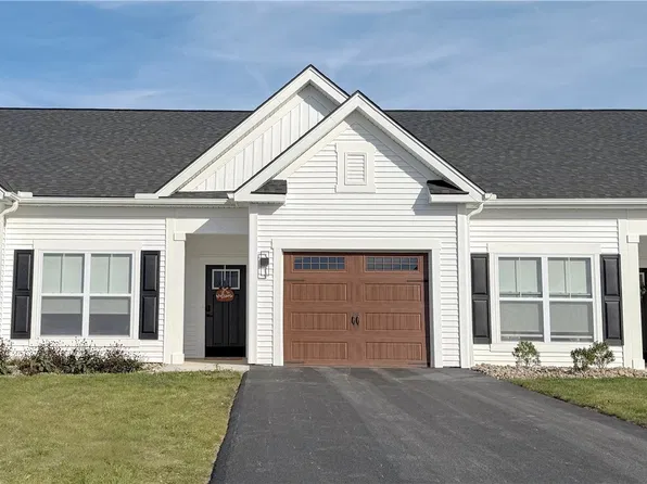 67 Erie Ridge Dr, Henrietta, NY 14467