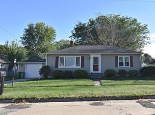 811 2nd St SW, Independence, IA 50644