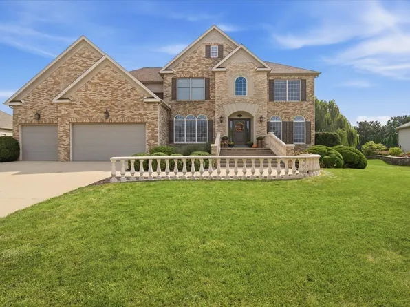 3 Lavender Ln, Bloomington, IL 61704
