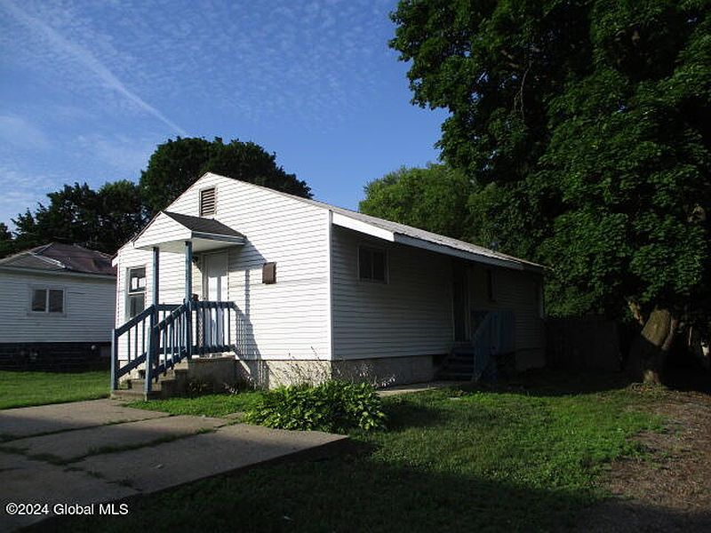 2nd image of 22 Haskell Avenue