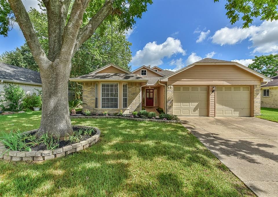 1st image of 15306 Oak Terrace Dr