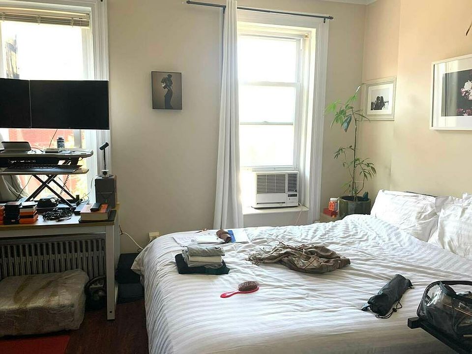 2nd image of 227 Berry St #3L