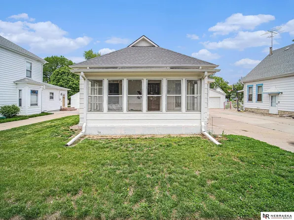 5010 Greenwood St, Lincoln, NE 68504