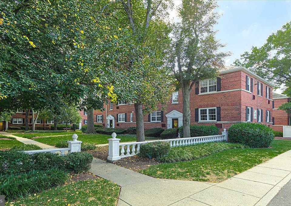 1st image of 4378 N Pershing Dr APT 3