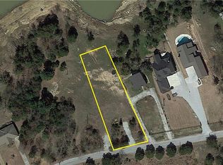 Cozy Cabin Rd, Springdale, AR 72764