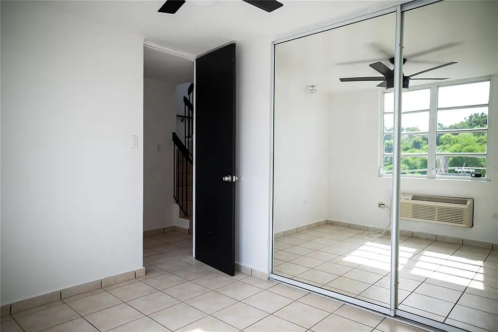 4 bed, 3.5 bath, 2086 sqft, $2,800 — Photo 4