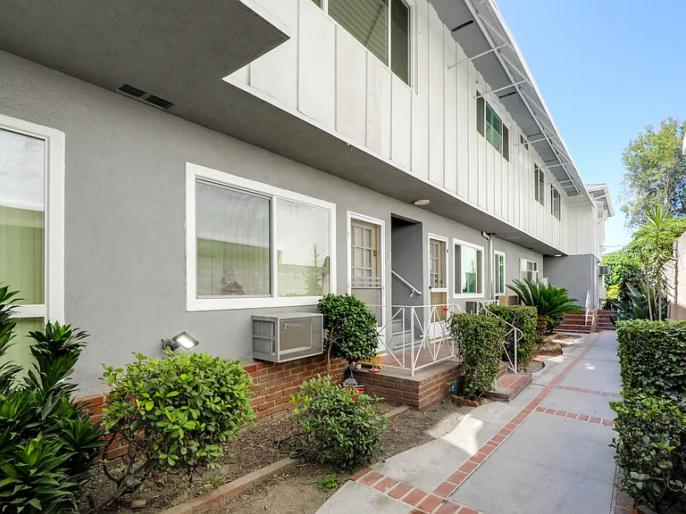 606 N 6th St #E — Photo 15
