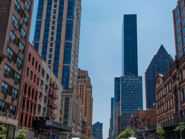 429 East 52nd Street image 8 of 10