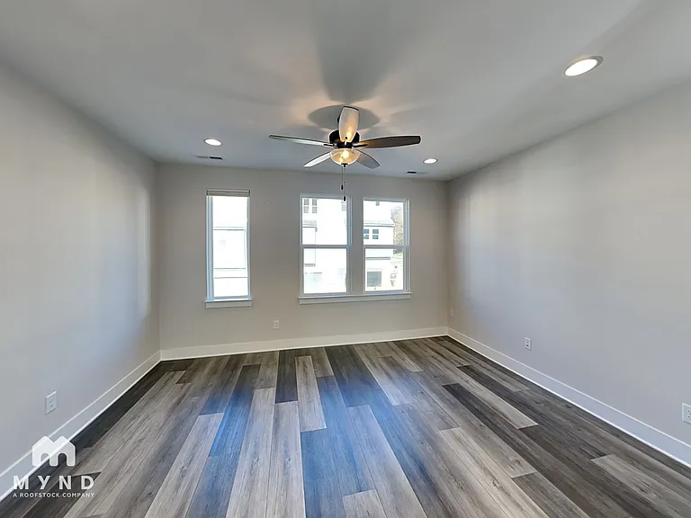 586 W End Dr — Photo 3