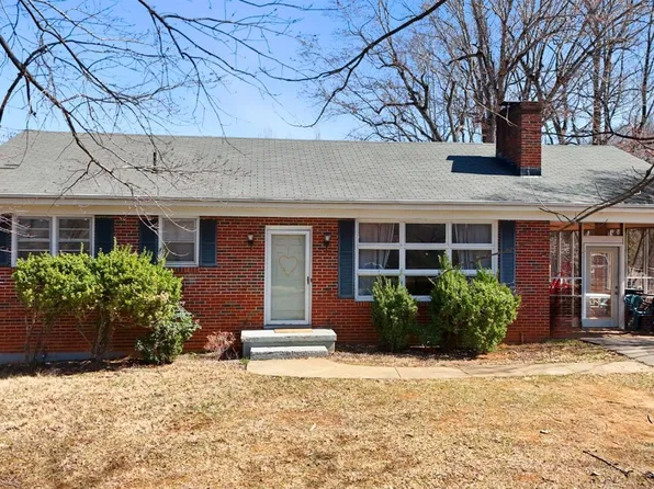 208 Mountainview Dr, Madison Heights, VA 24572