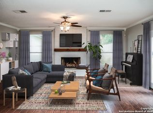 18118 Summer Knoll Dr, San Antonio, TX 78258