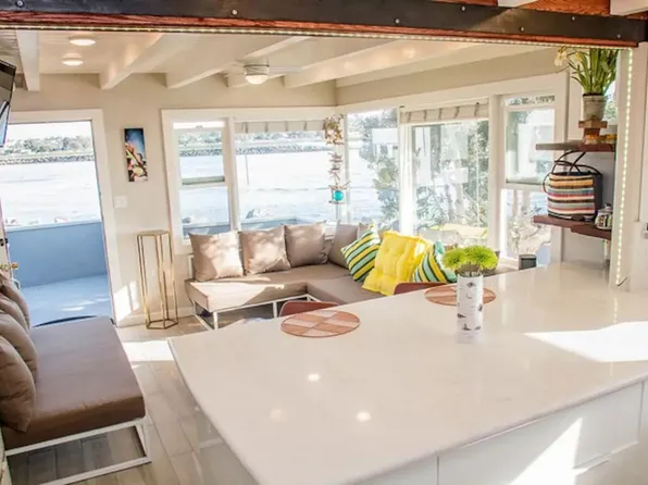 2613 Mission Blvd APT 8, San Diego, CA 92109