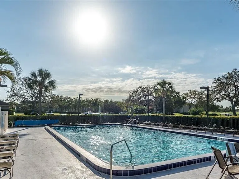 32 Plantation Dr #103 — Photo 24
