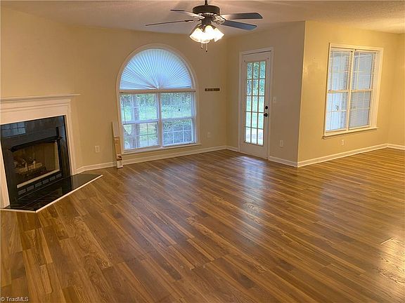 3rd image of 5012 Lawndale Dr Unit D