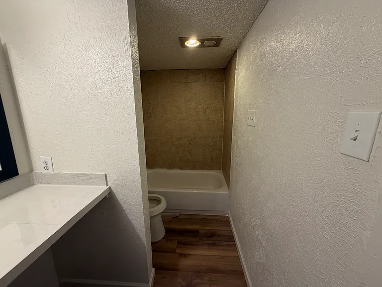 1342 N Cooper St — Photo 6