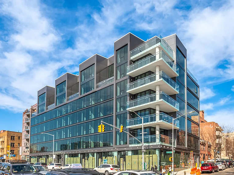 44 Fifteen College Point Blvd #5C — Photo 1