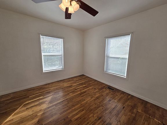 5th image of 1764 SE Douglas Ave