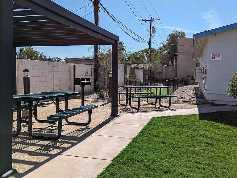Aces on Apache - 1 month FREE with approve application — Photo 13