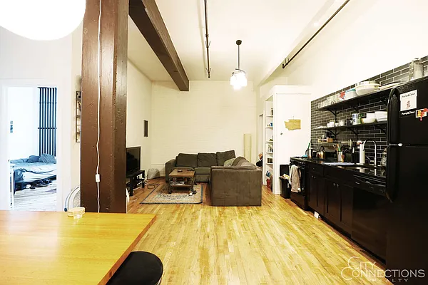 Rented by City Connections Realty | media 35