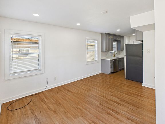 3rd image of 607 Foch St APT B