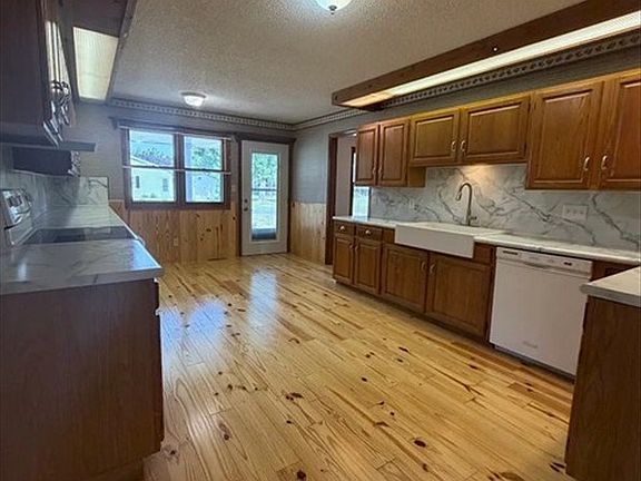 5th image of 1201 Ridgeway Rd
