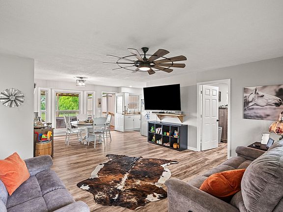 2nd image of 5535 Highway 161