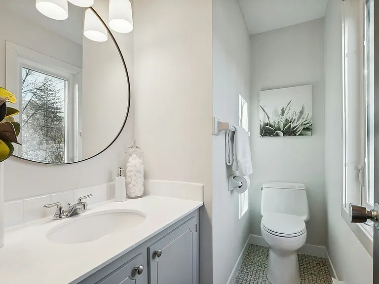 Wayzata Lake Apartments — Photo 38