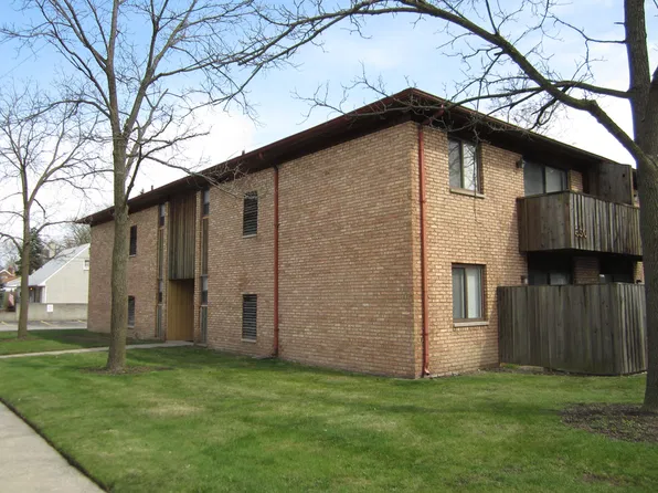 350 N Rochester Rd APT 204, Clawson, MI 48017