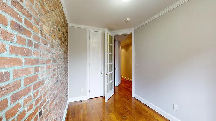 Rented by Bond New York | media 17