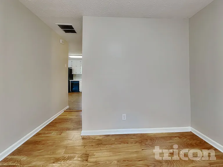 434 Creek View Ct — Photo 5