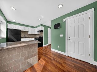 122 W 22nd St #2, Bayonne, NJ 07002