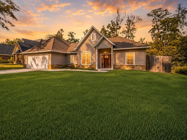 1 Hanover Ln, Panorama Village, TX 77304
