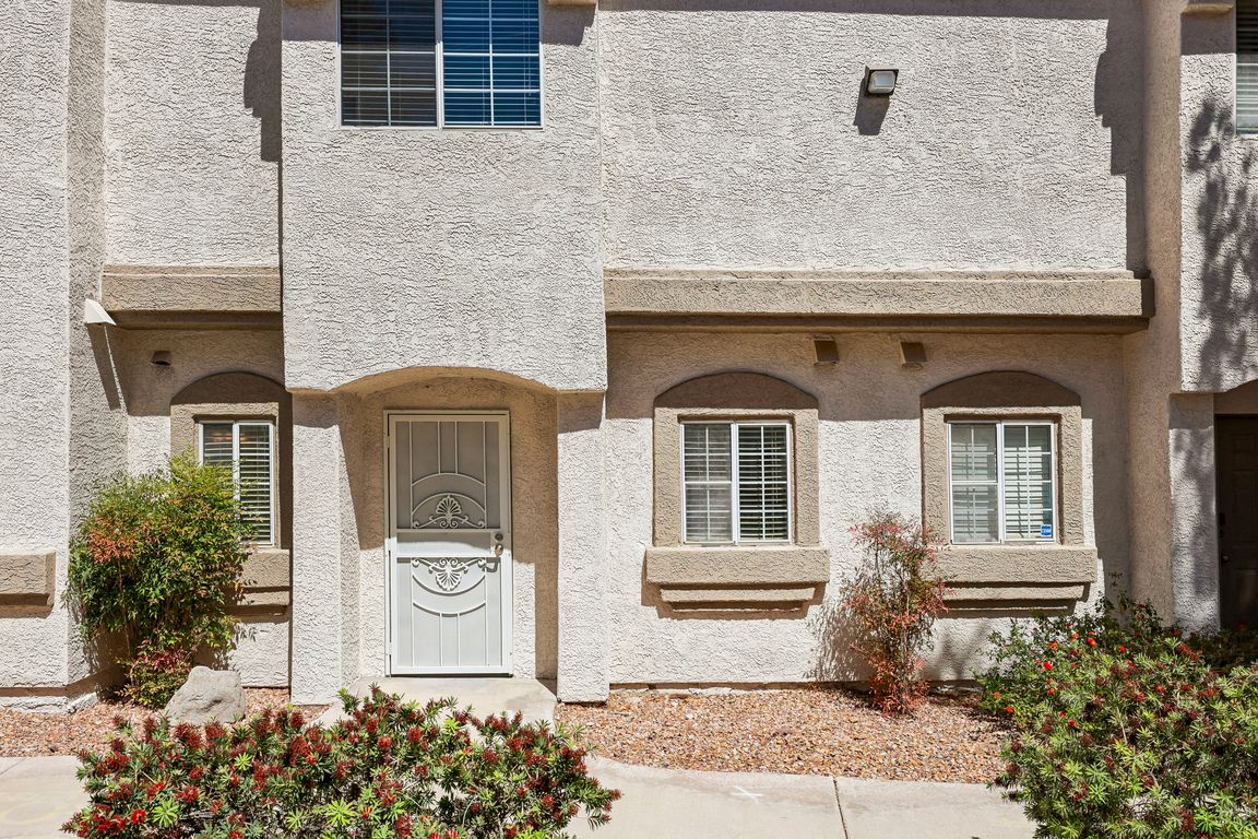 1675 Normandy Way-002.jpg