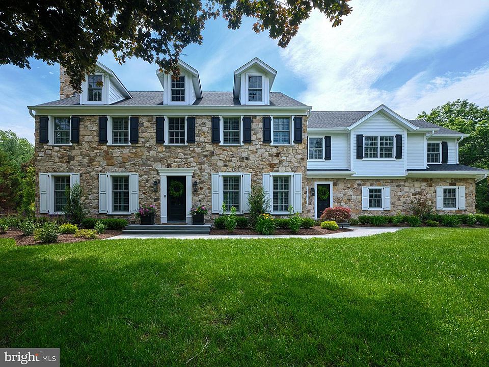 1st image of 9 Devon Dr