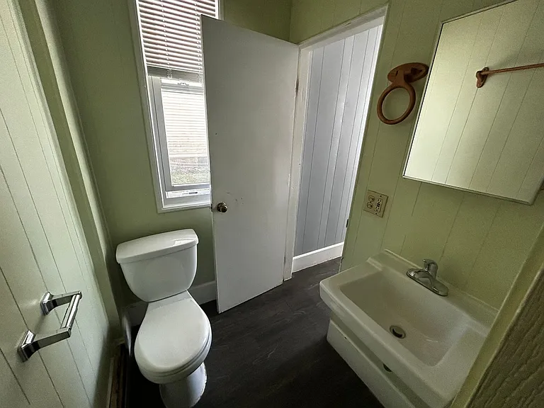 323 Dubuque St & 142-146 Wayne St — Photo 16