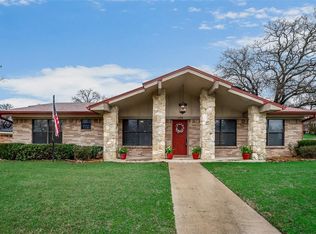 100 Timberlake Dr, Azle, TX 76020