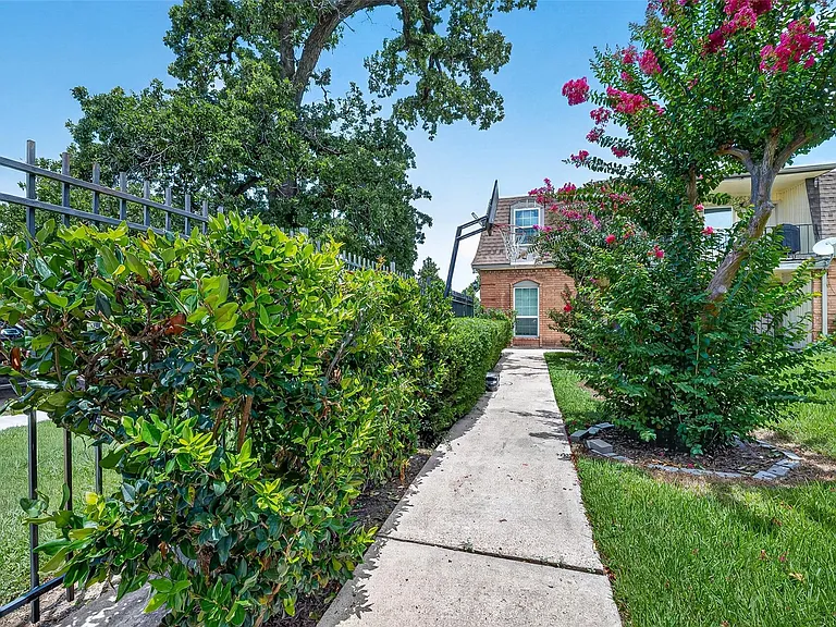 1220 Shadowdale Dr #6 — Photo 31