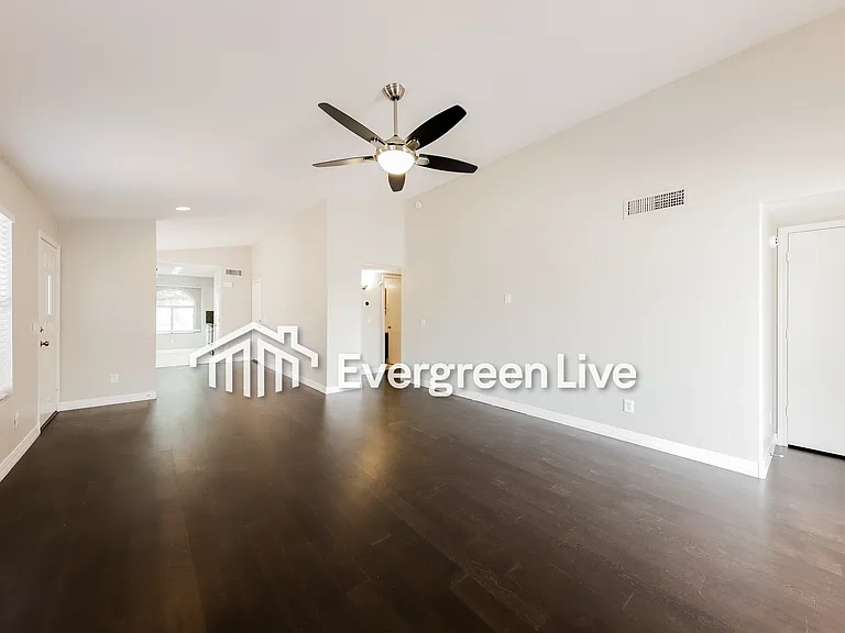 12010 N 79th Dr — Photo 13