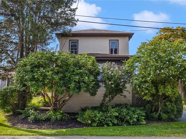 7 Windsor St, Jamestown, RI 02835