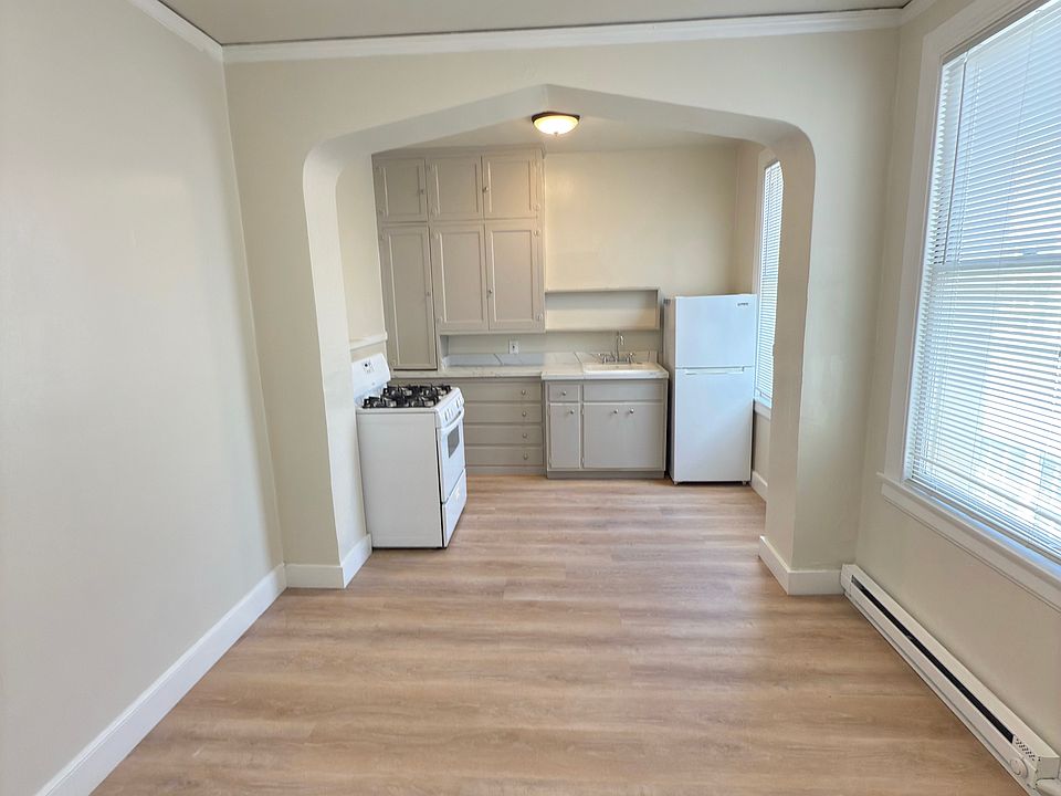 1st image of 1945 Clay St #19