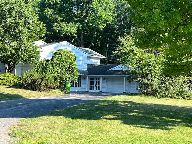 Old Farm Rd — Photo 2