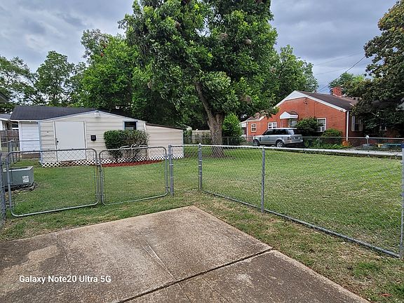 3rd image of 2141 Windsor Ave